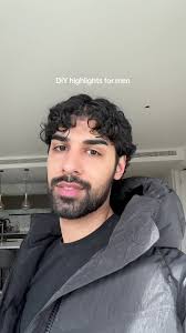 DIY highlights for men.. what do we think of the final result? #menshair  #hairstyle @Garnier