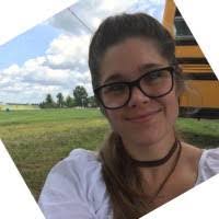 Amy Yevak's Instagram, Twitter & Facebook