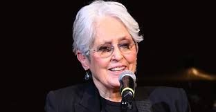 Joan Baez Sends A Message To 'Incompetent Billionaires' | HuffPost  Entertainment