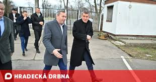 Jun 03, 2021 · babiš se stěhuje na hradčany. Dnes Dopoledne Prijede Do Hradce Kralove Premier Andrej Babis Doprovodi Ho Ministr Obrany Metnar Zpravy Hradecka Drbna Zpravy Z Hradce A Okoli