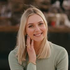 Emma Mahan's Instagram, Twitter & Facebook