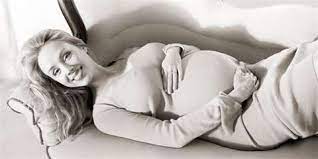 Jenže drobek se ne a ne podívat ven. Uixg9mjpo7gm