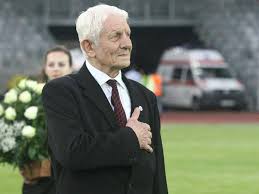 Citeste acum toate articole despre remus campeanu pe digi24.ro. Fc Universitatea Cluj La MulÈ›i Ani Remus Campeanu A Ridicat Deasupra Capului Cupa Romaniei DupÄƒ Finala De Poveste Cu Dinamo PiteÈ™ti Din 1965 Meci In Care A Marcat Un Gol Iar
