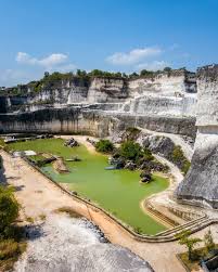 Lokasi kawasan wisata yang berada di daerah gorontalo, pamekasan ini menjadi saingan berat untuk kawasan wisata bukit kapur. Wajah Baru Bukit Jaddih Madura Tiket Masuk Dan Lokasi Terbaru 2021 Wisata Oke