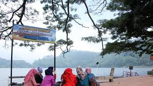 Telaga ngebel, sebuah pesona wisata telaga yang berada di daerah ponorogo. 6 Wisata Telaga Di Jawa Timur Memesona Penuh Keasrian