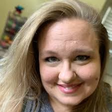 Alexis Packard's Instagram, Twitter & Facebook