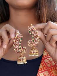 Antique Ear Cuff Jhumkas South India Jewels In 2020 Bridal Gold Jewellery Indian Bridal Jewelry Sets Ear Cuff