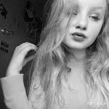 Isabelle Redmond's Instagram, Twitter & Facebook