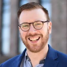 Laura Fallon (@laurafallon28)