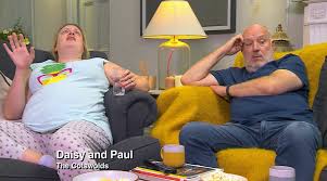 After two successful series, celebrity gogglebox returns to the screens.but which beloved personalities have accepted to hit the sofa?who is in the ce. Celebrity Gogglebox Viewers Praise Daisy May Cooper