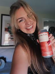 Do I have FOMO from Snally and GABF?? Hard…yes. So to cure my broken heart,  I've got a @commonwealthbrewco and a good one at that. Run the World is  creamy, fruit forward