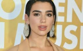 Dua lipa celebrates grammys 2021 win with party thrown by boyfriend anwar hadid! Dua Lipa Boyfriend Archives Dailytalkiez