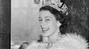 Ela é rainha do reino unido, do canadá, da nova zelândia, da austrália, chefe da. Rainha Elizabeth Ii Faz 95 Anos Nesta Quarta Veja Fotos Historicas Da Monarca