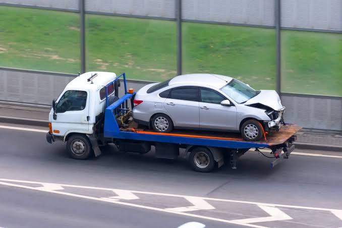 How Does Technology Enhance Emergency Towing Services by Professionals? |  Dick's Towing Service