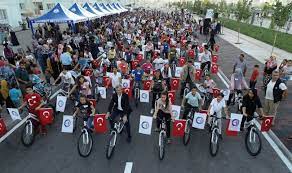 Bir taraftan da iyi okuyanları şahinbey belediye başkanımız bisiklet hediye ederek ödüllendiriyor. Sahinbey Belediyesi 144 Ogrenciye Daha Bisiklet Hediye Etti Mygaziantep Com