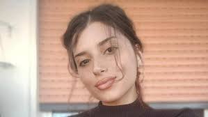 Clelia Ditano e il funerale pagato da Steven (che non la conosceva): “Ho  rivissuto la morte di mia sorella Kimberly”