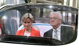 Seine politische karriere beginnt mit der gründung der grünen im bundesland 1979. Mobilitat In Baden Wurttemberg Die Dienstwagen Wahl Der Minister Ist Inkonsequent Baden Wurttemberg Stuttgarter Zeitung