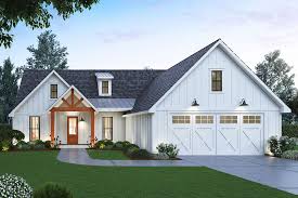 See why a 1500 square foot home is the ideal amount of square footage for your house. Fourplans New Farmhouse Designs Under 2 600 Sq Ft Builder Magazine