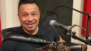 Cómo le Hiciste (Live)