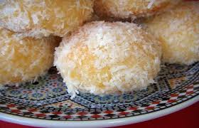 Je Partage Avec Vous Une Cette Recette Boule De Coco Fetiche Des Veritables Perles Que Vous Ne Devriez P En 2020 Boule De Coco Recette Gateau Noix De Coco Boules Coco