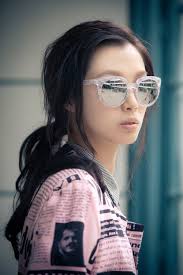 PBP x YU] 復古衣著，現代配飾，擦出不一樣的時尚火花！ 太陽眼鏡款式：JFF002_COL23 (透明低白色蕾絲紋） People by  People網上商店：www.peoplebypeople.com 特別鳴謝Special Thanks: 阿Yu(趙頌茹)