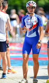The colombian women's cycling team has attracted a storm of unwanted attention for their interesting new team kit. Woman Cyclist Skinsuit Cameltoe 9gag