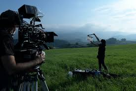 'todas las lunas' es una producción de arcadia motion pictures, kowalski films, pris&batty films e ilargia films en coproducción con noodles production (francia). Ilargi Guztiak Todas Las Lunas Academia De Cine