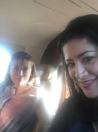 Vilma Herrera (@vilmita): "hay nos vidrios raza !!! Arrree!"