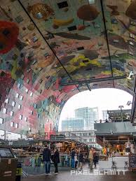 Rotterdam und hamburg machen es vor. Markthalle Rotterdam Wo Die Xxl Fruchte Von Der Decke Hangen