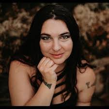 Danielle Wolfe's Instagram, Twitter & Facebook