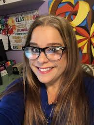 Cynthia Branco's Instagram, Twitter & Facebook