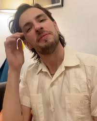 Officially out of my flop era 💕 How’s everyone doin? Did I miss anything?  😘💘🪐💝🌟🦩🍌🧚🏼‍♂️