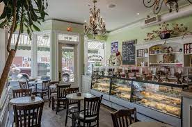 They can make a case of macarons too with a 72hr heads up, just don't know how it works regarding shipping. Little Cupcake Bakeshop Brooklyn Fort Hamilton Restaurant Bewertungen Telefonnummer Fotos Tripadvisor