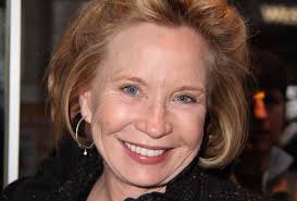 PHOTOS] 'Big Bang Theory' Casting Penny's Mom — Lisa Kudrow?