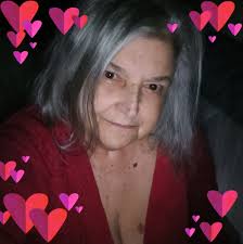 Gail Er updated her profile picture.