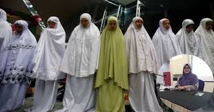 Krn pas waktu shalat, ada teman akhwat yang mengajak jamaah. Solat Wanita Afdhal Di Rumahnya Bukan Di Masjid Tapi Ramai Wanita Suka Solat Di Masjid Atau Surau Ustazah Thaniah Kashoorga