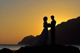 Rindu kepada kekasih saat fajar tenggelam langit tepi pantai sedang sunset. Nyatakan Taubat Dari Permintaan Pre Wedding Alasan Fotografer Ini Bikin Merinding Opini Bangsa
