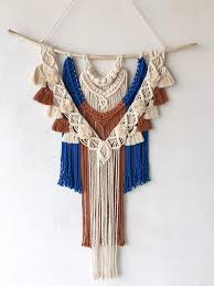 Maybe you would like to learn more about one of these? Pin By Maria Isabel On Adornos Manuales In 2021 Macrame Wall Hanging Macrame Patterns Tutorials Macrame Patterns