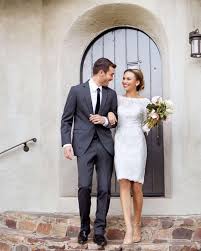 Las bodas civiles no están sujetas a la rigidez y decoro que exige una ceremonia religiosa, por lo que el abanico de posibilidades se abre de forma exponencial. Vestidos Para Boda Civil Vestidos De Novia Cortos Para Boda Civil Vestidos De Novia Civ Courthouse Wedding Dress Winter Wedding Dress City Hall Wedding Dress