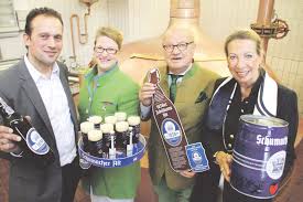Ich verbinde damit eine alte kneipe, alles etwas dunkel, ein leichter biergeruch am tresen vom zapfhahn, vor dir dieses feine alt und der wirt grinst schon, weil wir. Stolzes Jubilaum Hausbrauerei Schumacher Wird 175 Dusseldorf