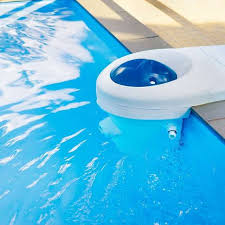 Zu Spat Fur Skimmer Scheinwerfer Und Co So Rusten Sie Ihren Pool Nach Pool Skimmer Pool Pool Im Garten