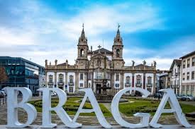 Braga's emblem is the city of braga's shield with mother mary and baby jesus with the blue from the city's shield changed to red. Braga Tourism Analysiert Herausforderungen Der Branche Tourismus Option
