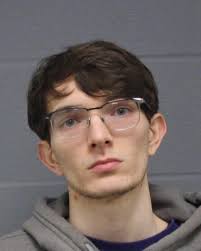 FROM THE WINY RADIO NEWSROOM: WEBSTER POLICE DEPARTMENT OFFICERS ARREST MAN  FOR OUI AFTER VEHICLE PURSUIT: FROM Webster Police Department  Massachusetts: On Sunday, February 2nd, at approximately 2:30 am, Officer  Shane Murray