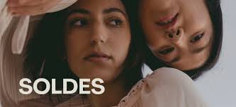 Look du jour: Moon River Pantalon disponible à la boutique, Prix régulier:  150$ ***SOLDE: 120$ Urbain Cartier . . . 📷: Blank Itinerary by Paola  Alberdi