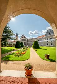 Image result for k%u0159i%u017E k pruhovan 