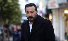 Show tv'nin merakla beklenen dizisi çukur'un heyecan uyandıran iddialı kadrosuna usta oyuncu mustafa üstündağ katıldı. Cukur Da Mustafa Ustundag Surprizi