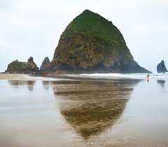 Haystack Rock Cannon Beach Or Cannon Beach Photography Outdoor