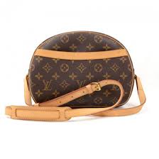 Vai jums ir 18 gadi? Louis Vuitton Louis Vuitton Blois Monogram Canvas Shoulder Bag