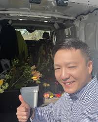 Yesterday was an incredible experience, sharing my floral passion with  everyone at the Teleflora show hosted by @billdorandallas ! I'm so grateful  for the beautiful flowers from Bill Doran—the quality was truly