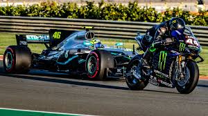 News, aggiornamenti, season, fotogallery e tanto altro ancora. Lewis Hamilton And Valentino Rossi The Ultimate F1 Motogp Job Swap F1 News